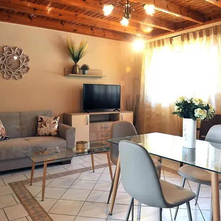 Holiday home Trivizas House